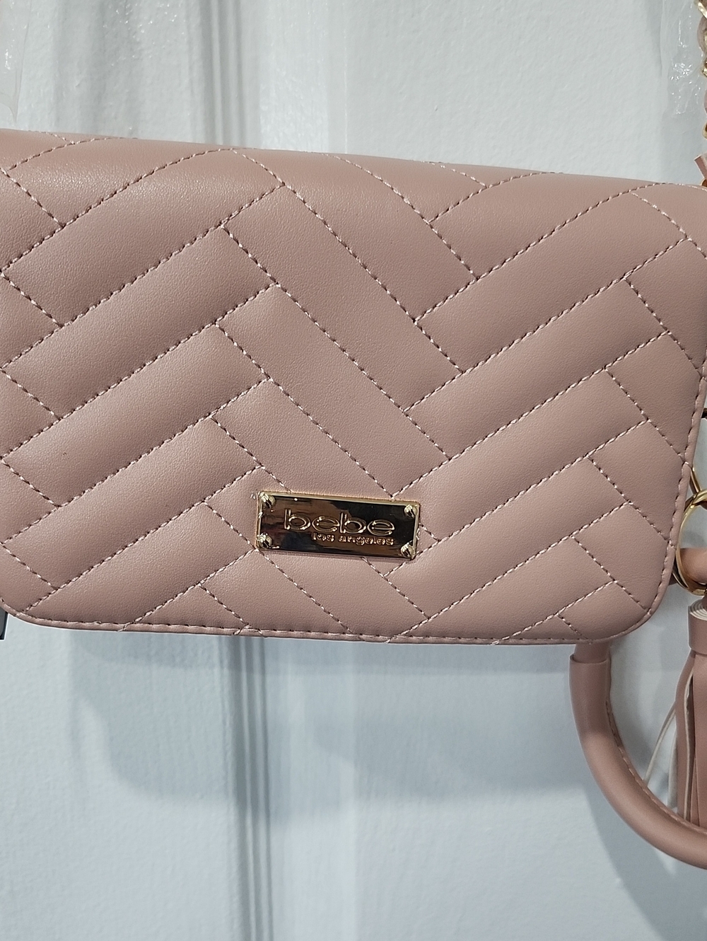 NWT bebe Quilted Chevron Crossbody Bag in Dusty Pink